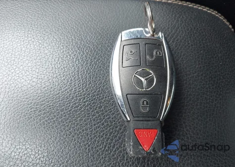 2014 Mercedes-Benz Cla 250 4Matic z USA, uszkodzony, nr VIN WDDSJ4GB7EN117059